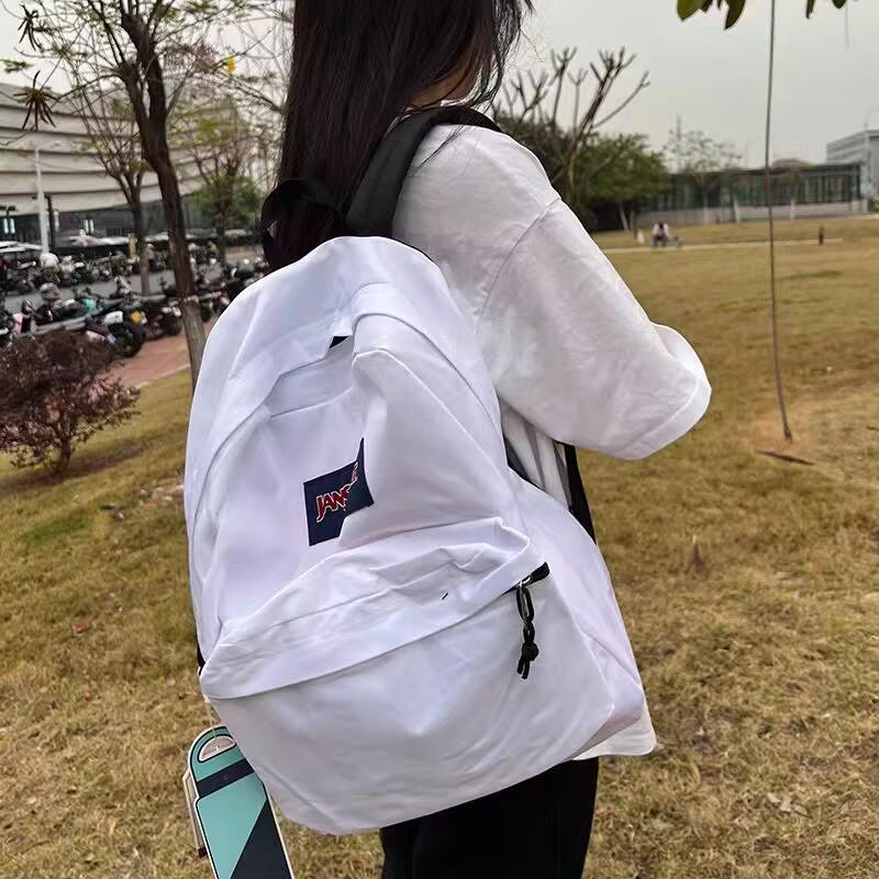 Jansport kuprinė paaugliams, vidurinės mokyklos ir koledžo studentams - Unisex, didelės talpos, universalaus stiliaus, mokyklinė kuprinė su skyriumi nešiojamajam kompiuteriui.