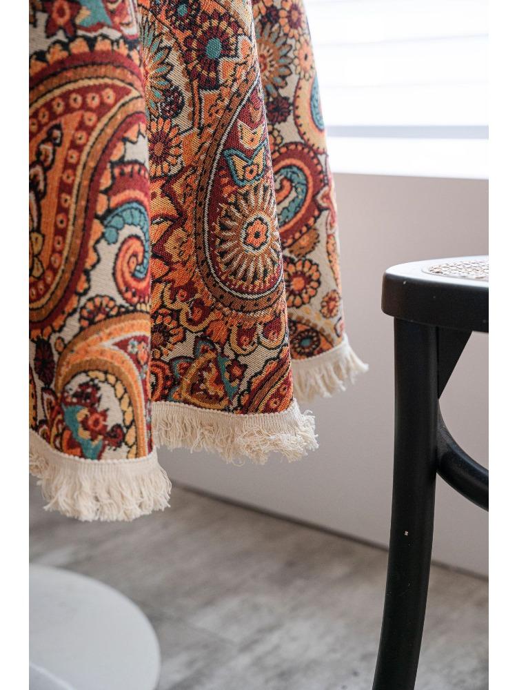 Round Tablecloth with Vintage Floral Embossed Design, Machine-Woven Decorative Table Cover for Home, Picnic, Camping, Wedding, Birthday Party, Dining