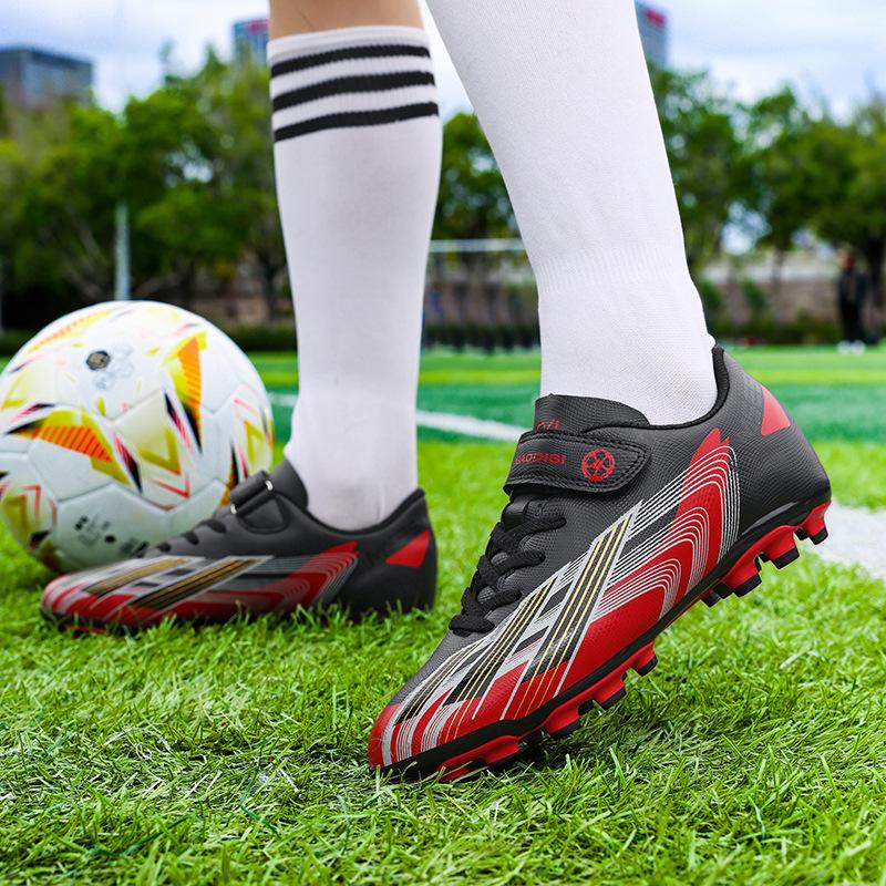 Velcro-free children's football shoes, young and young long broken nails, professional practical competition training shoes