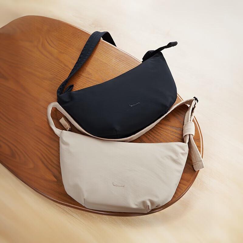 OIWAS Women s Lightweight Dumpling Crossbody Bag