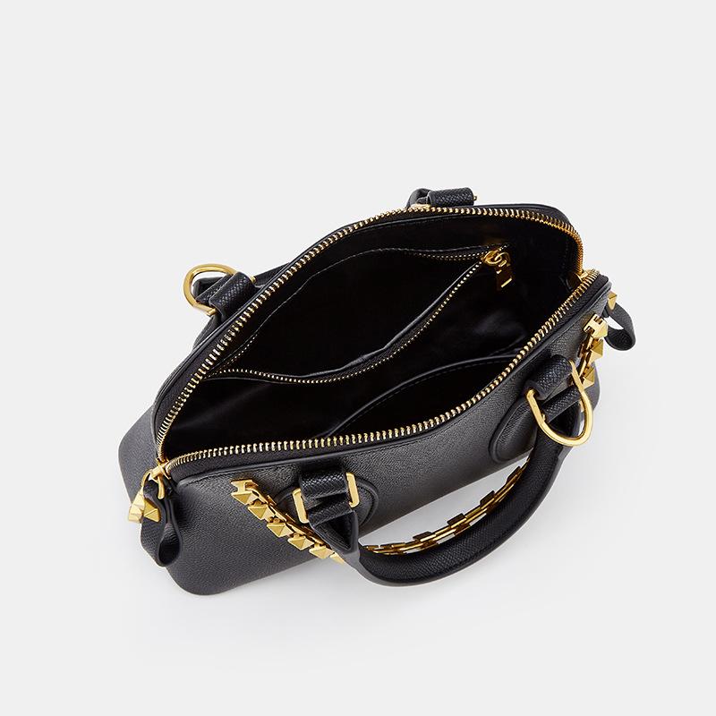 Women's Bag Chain Riveted Shell Handbag Europe and The United States Trend Sweet Cool Leather Women's Bag