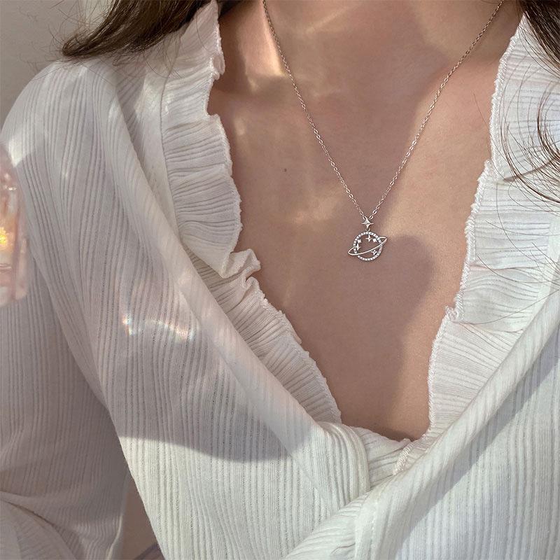 Colier Planeta Strălucitoare Femei Design Nișă Ins High-end Lux Ușor Versatil Simplu Personalitate Stil Rece Lanț Claviculă