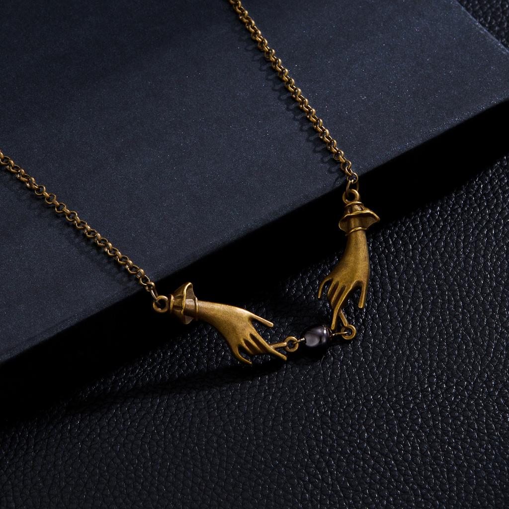 European and American Retro Witchcraft Chain Necklace Gothic Magic Hand Personalized Hip-hop Party Halloween Accessories Zircon