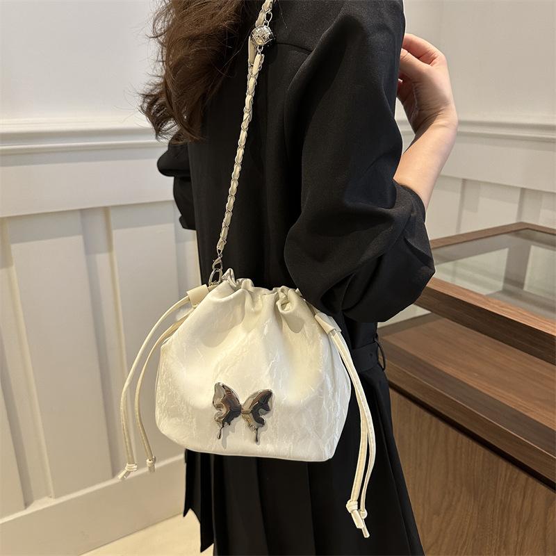 Korean Aesthetic Casual Bucket Bag Chain Summer 2024 New Niche Design Bag Crossbody Pleated Bag Women