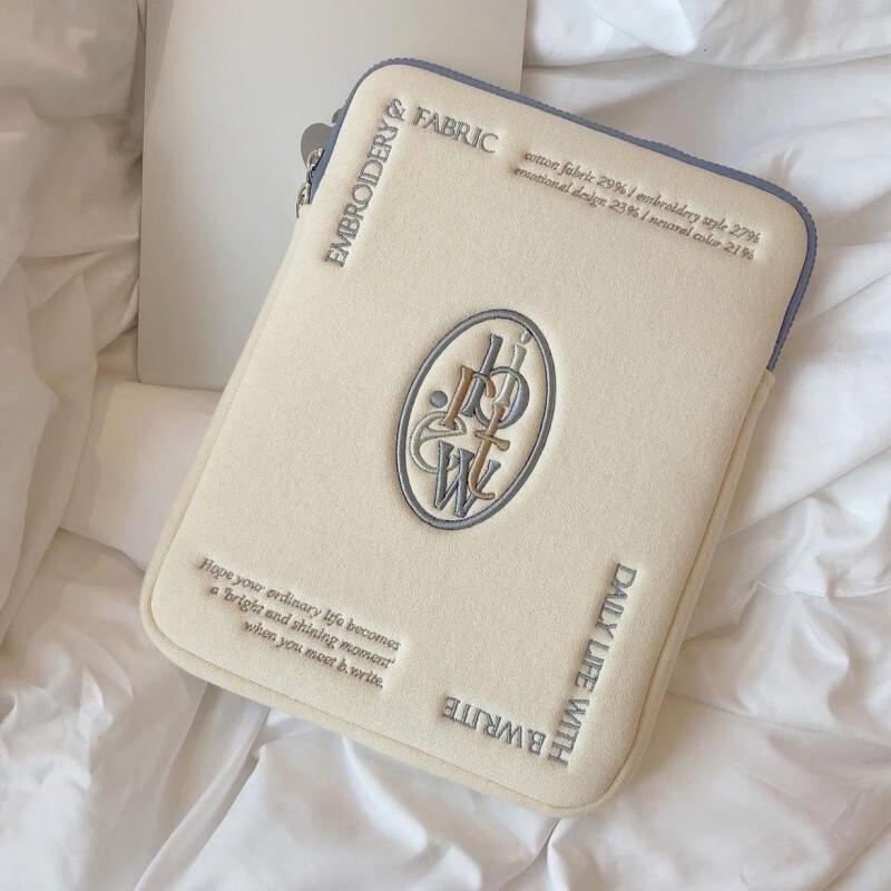 Simple Letter Design Tablet/Laptop Protective Sleeve