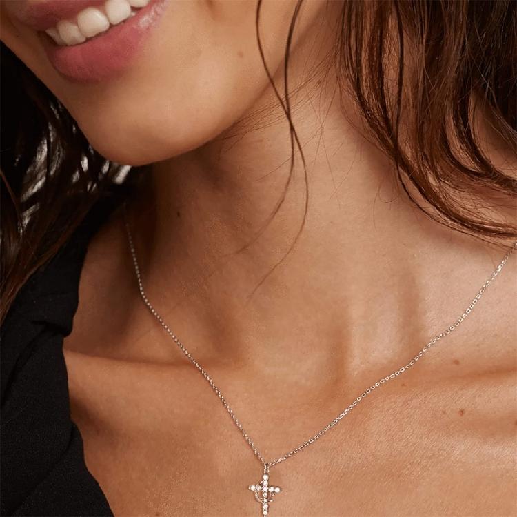 Fashionable Diamonds Stainless Steel Crosses Choker Necklace Pendant with Elegant Designs Jewelry Accessory for Girls