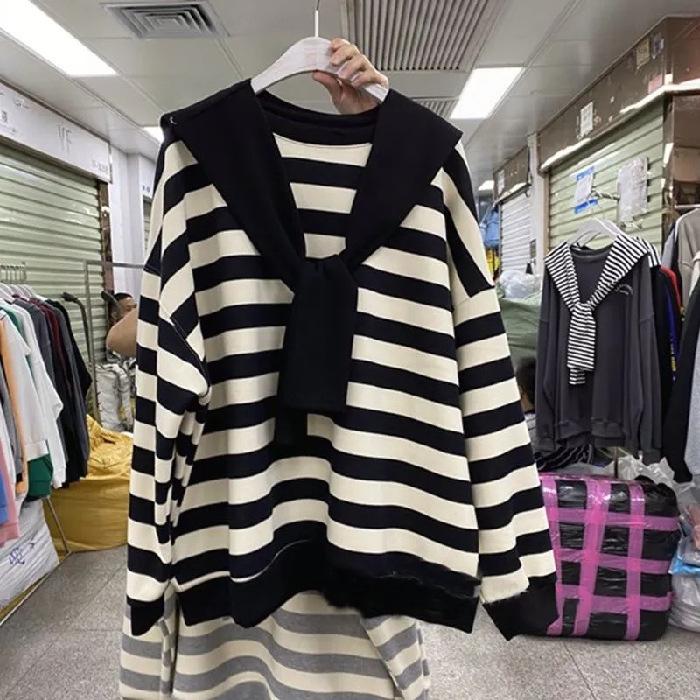 

Extra Large 300 Jin Lightweight Round Neck Sweatshirt for Women - Spring/Autumn Korean Style Loose Fit with Age-Reducing Shawl & Wide Stripe Top 3XL