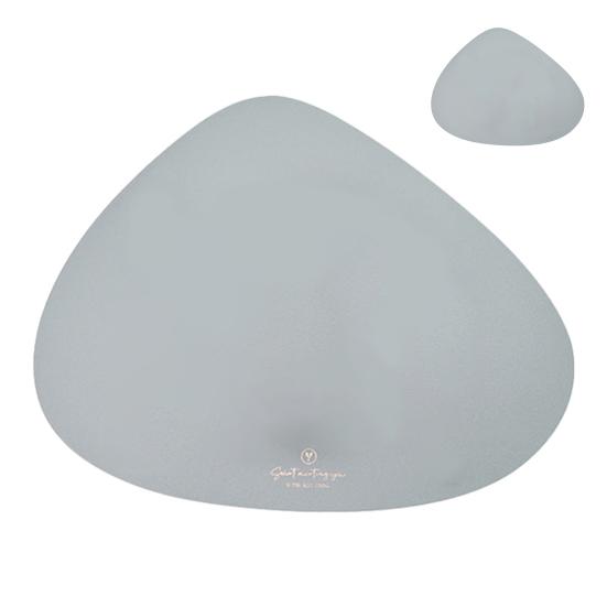 

1 комплект подставок под приборы нестандартной формы из искусственной кожи с защитой от ожогов и скольжения для кафе