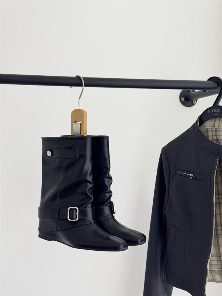 Sheepskin version~ Square head pleated stacking boots autumn new belt buckle low heel short boots short locomotive boots