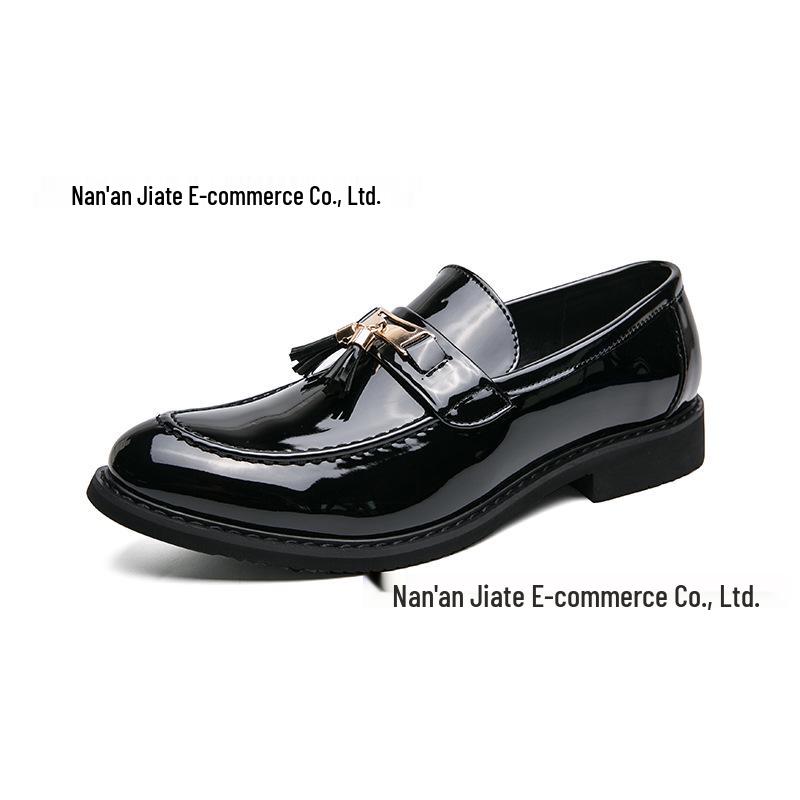 Spring New Style Glossy Patent Leather Men's Tassel Pointed Toe Business Casual Shoes.
