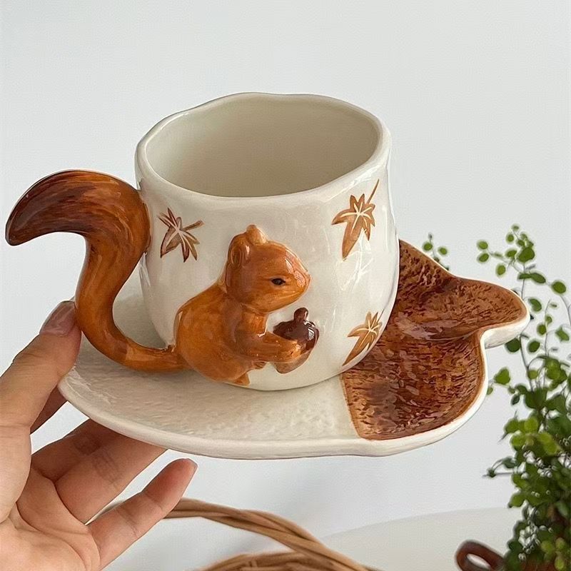 Squirrel Maple Leaf Relief Porcelain Cup&saucer