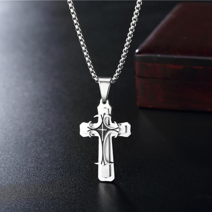 2026 Collana a Pendente Multistrato con Croce in Acciaio Inossidabile alla Moda in Stile Retro Europeo e Americano