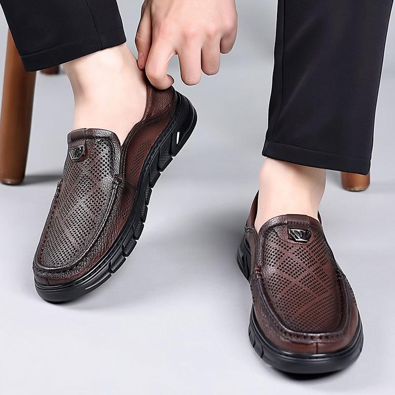 Men's shoes with one foot on the new sheepskin hollowed-out leather shoes for men's summer breathable and versatile soft-soled men's casual loafers f