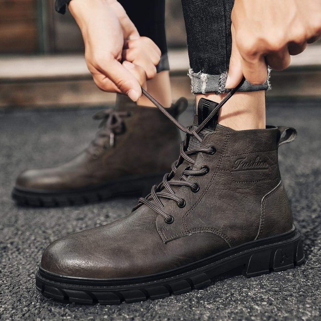 Men Leather Ankle Boots Lace Up Work Boots Durable Non Slip Soles Retro Casual Motorcycle Boots Suitable for Autumn Winter Wear