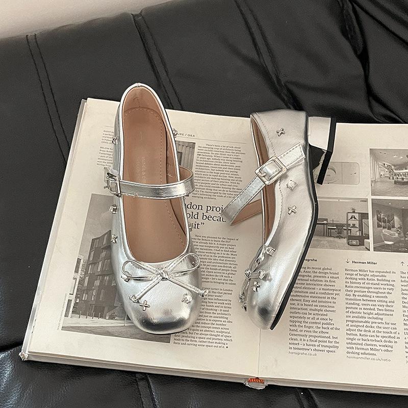 Retro single shoes round head thick heel women's shoes summer French fashion small leather shoes bow light mouth high heel Mary Jane shoes
