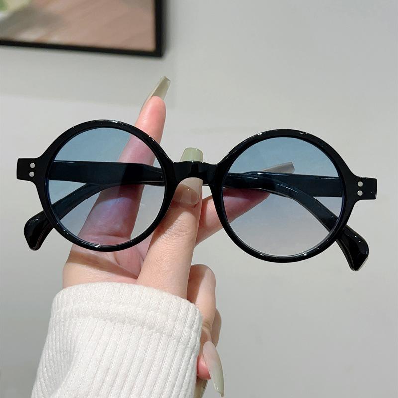 Classic Retro Small Round Sunglasses Women Fashion UV400 Shading Summer Eyeglasses Brand Designer Shades