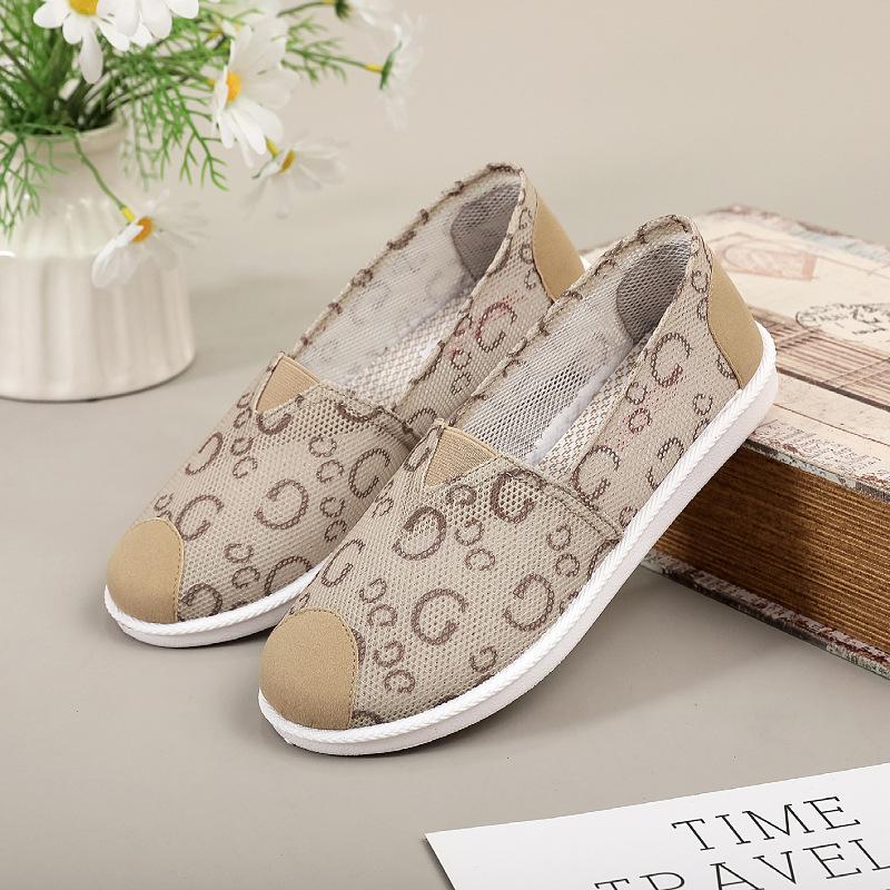 

New spring and summer cloth shoes women s soft-soled flat heels are light and breathable middle-aged and elderly shoes are versatile and comfortable 41