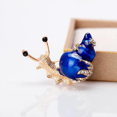 Broche de aleación de colores para mujer, dibujos animados, corsage bonito, adorno para camiseta, suéter, regalo de festival, cumpleaños