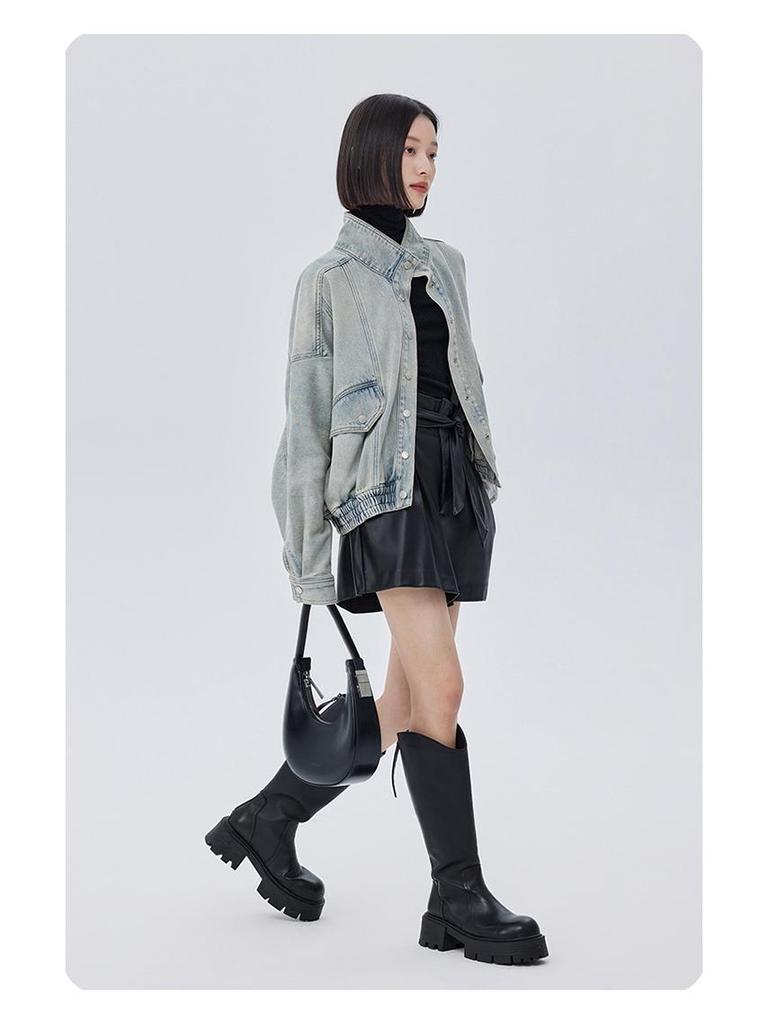 Retro Hong Kong Style Stand Collar Lapel Denim Jacket for Petite, New Early Spring Trend, Loose Fit, Distressed, and Slimming.