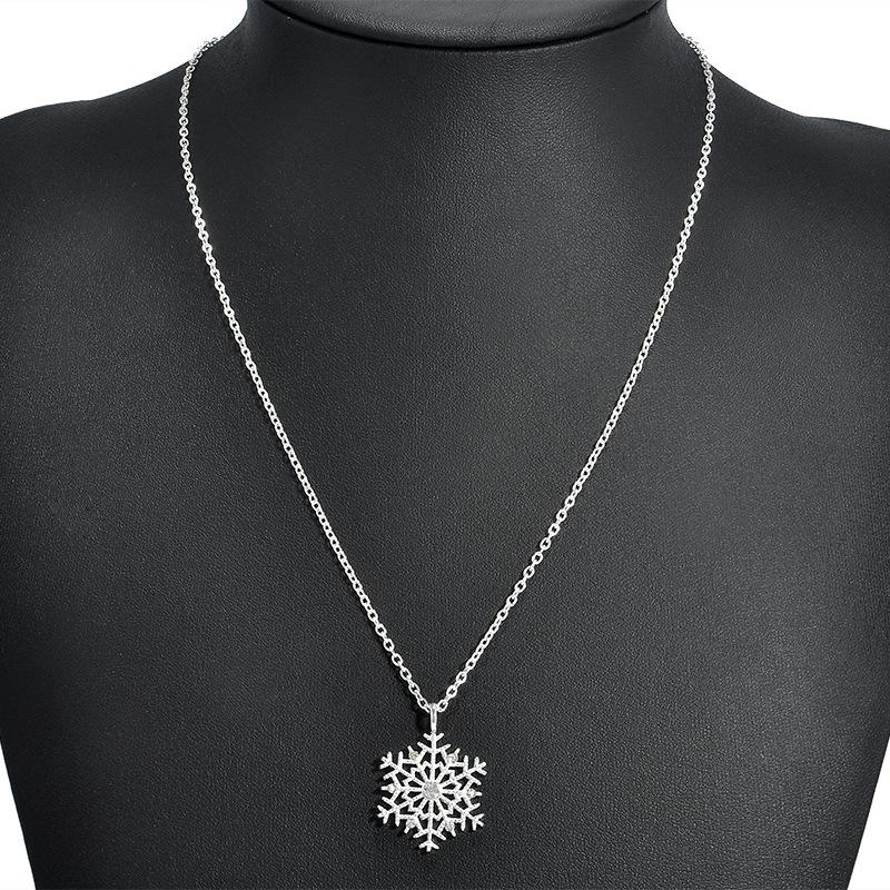 Japanische & Koreanische Schneeflocken Diamant Anhänger Halskette - Schlichte, elegante Schlüsselbeinkette mit hohlem Weihnachts-Schneeflocken-Design