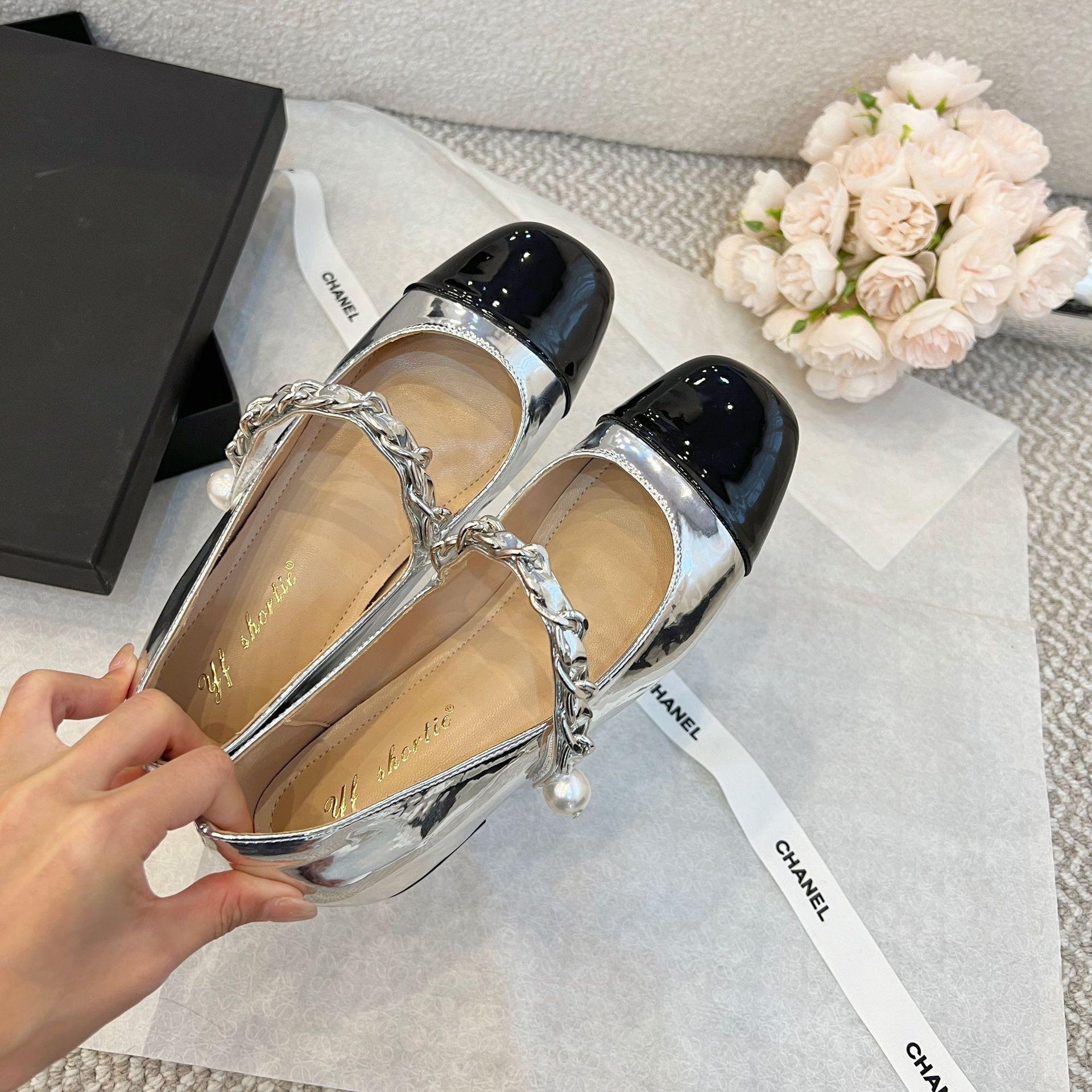 

Inner height-increasing women s shoes pearl chain color matching Mary Jane shoes 2025 spring new French one-word with square head single shoes 39 серебряный
