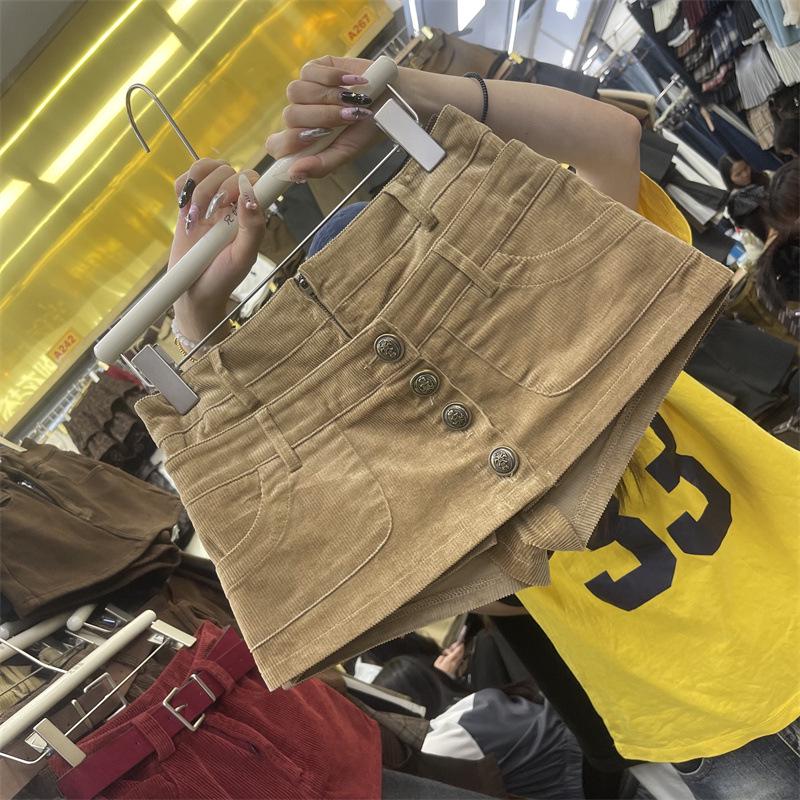 Vintage Low-Waist Slim-Fit Cargo Shorts with Heavy Embroidery, Bronze Snap Buttons, Double Waistband, Faux Two-Piece Design