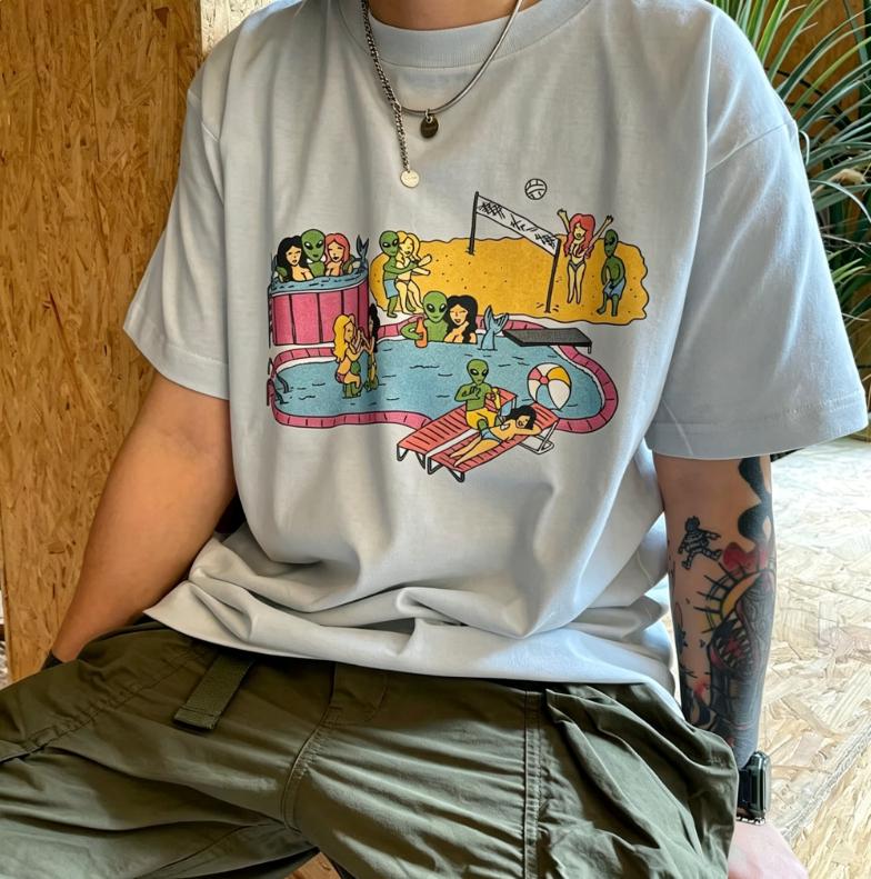 Bathing Aliens Cartoon Printing Funny T Shirts Unisex Loose Crewneck Summer Tees Short Sleeve Vintage Style Humor T Shirt