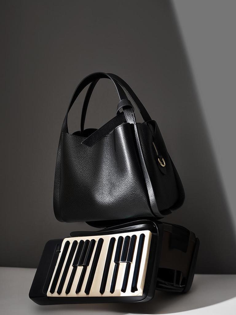 2024 New Women's Genuine Leather Crossbody & Bucket Handbag: Elegant Cowhide Vegetable Basket Style.