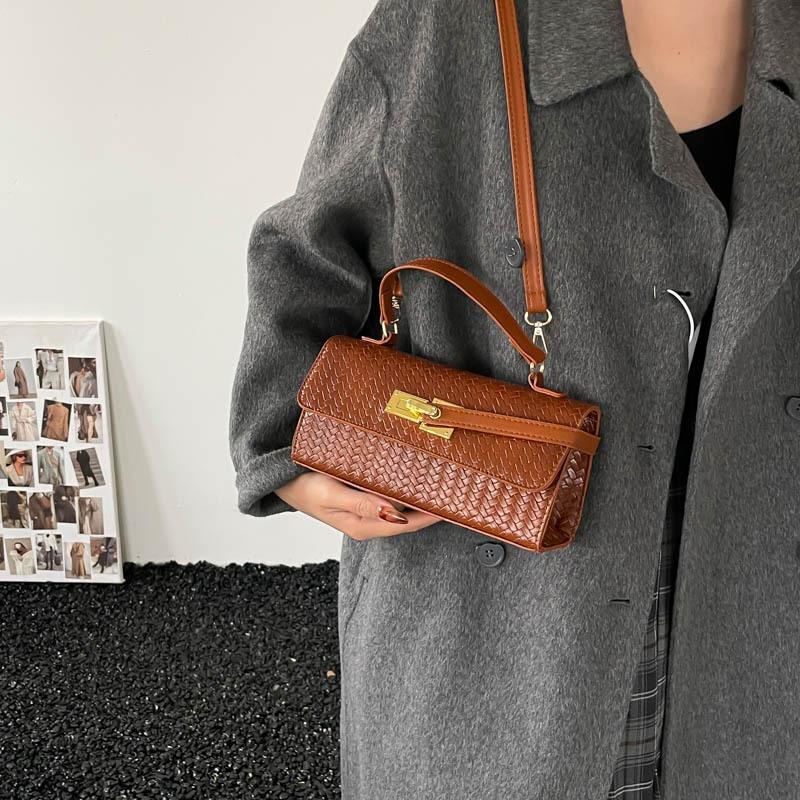 Portable small square bag, new handheld highend niche versatile shoulder messenger bag