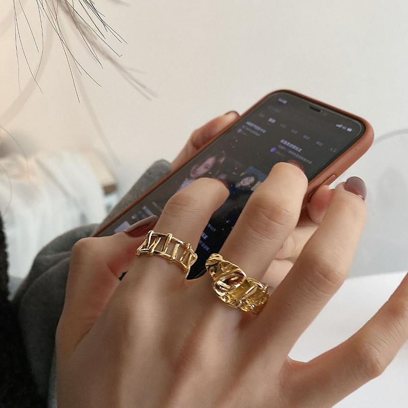 Elegant Korean Style Wrinkled Open Finger Ring For Women In Unique Geometric Design