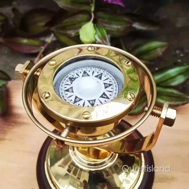 

Brass Gimbal Compass Working With Wooden Base Beautiful Collectible золотий