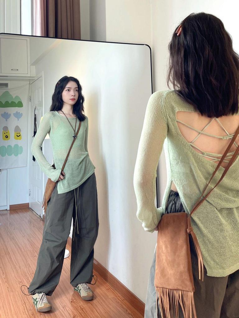 Spicy Girl Backless Long-Sleeve Knit Top - Slim Fit, Lightweight, Split Design