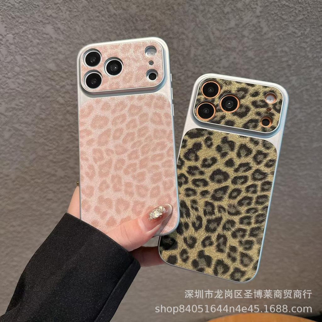 The new electroplated leather leopard print is suitable for iPhone17Promax mobile phone case 16pro fine hole 15 protective case.