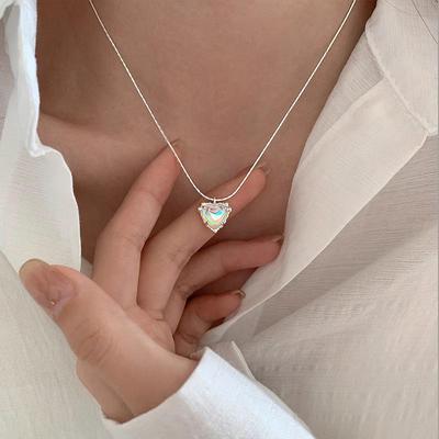 Sweet Moonstone Heart Necklace: Women's Trendy Simple Clavicle Chain for a Versatile, Cool Style.