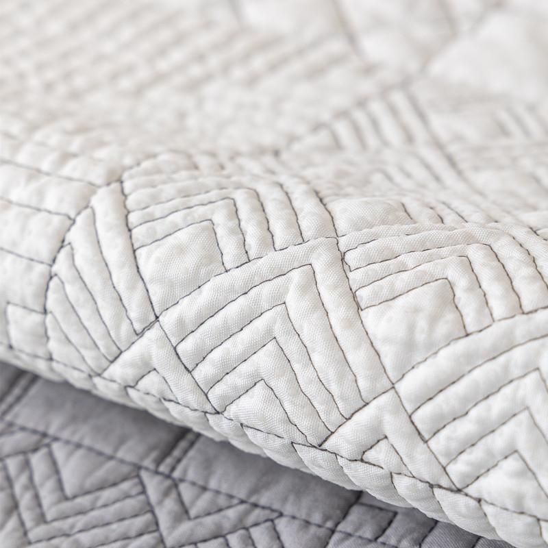 All-season All-purpose Pure Color Washed Cotton Fabric Quilted Embroidered Sofa Cushion Modern Simple Anti-slip Sofa Cushion Towel