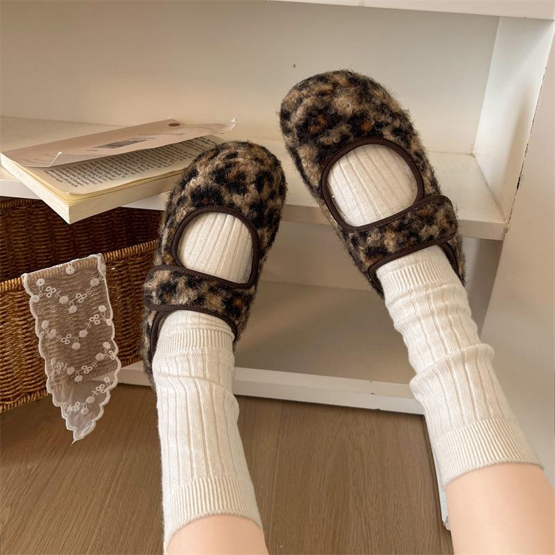 Fuzzy shoes Fan Jia wears thick warm new white cotton shoes female winter queen retro outsole