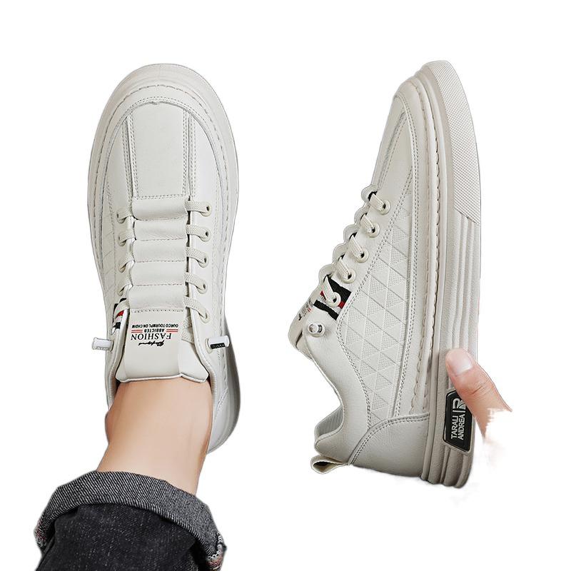 Herrenschuhe 2025 neu Frühling atmungsaktive Freizeitschuhe Herren Sportliche flache Schuhe vielseitige rutschfeste Trendschuhe kleine weiße Lederschuhe