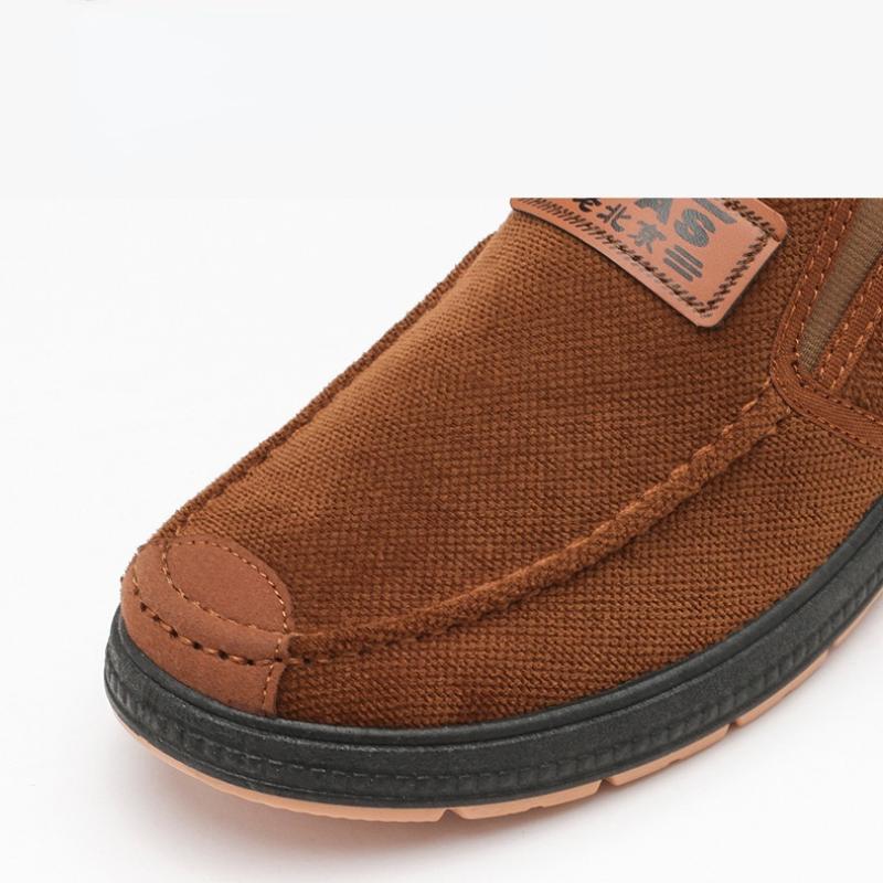Neue atmungsaktive rutschfeste Schuhe mittleren Alters und ältere, verdickte, warme Freizeitschuhe für Herren aus altem Peking-Stoff