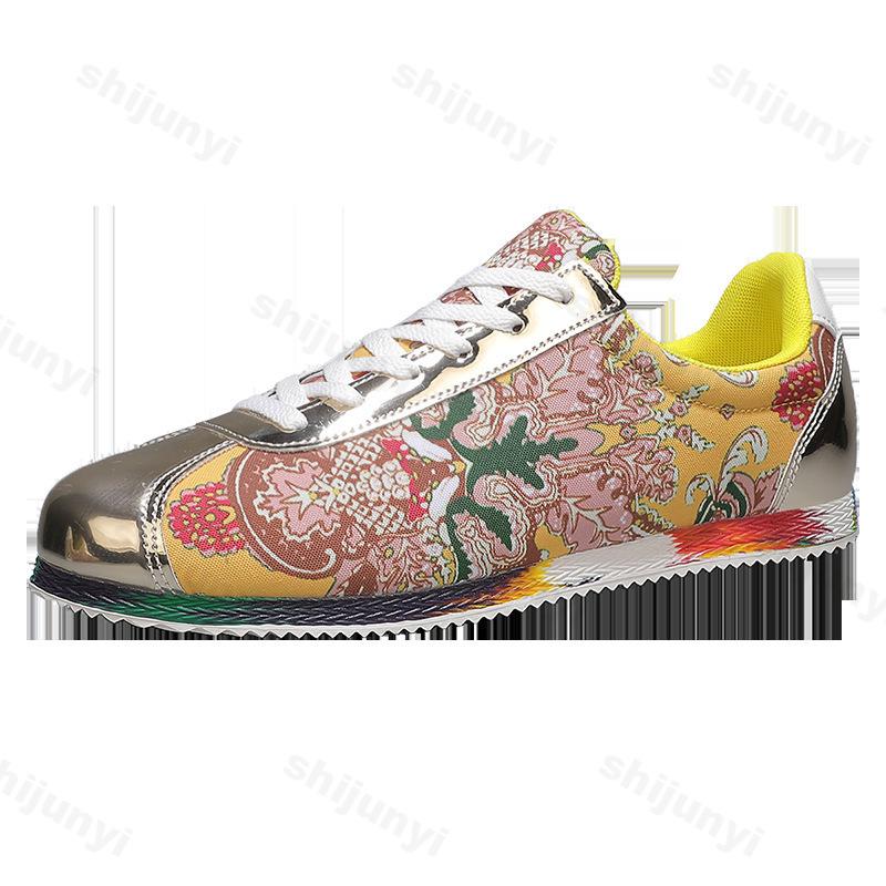 Men Casual Shoes New 2025 Men's Yellow Sneakers Fashion Graffiti Printed Fabric Men Sneakers Comfort Lightweight Flats Shoes