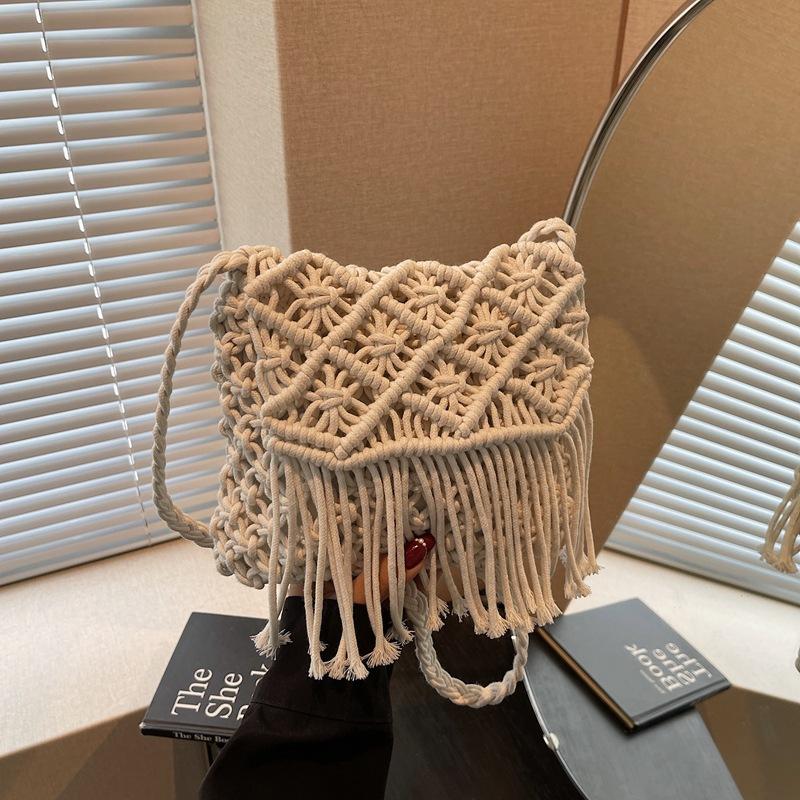 Straw Bag Women's Summer New Woven Fringed Shoulder Bag Beach Bag Fashion Versatile Messenger Bag