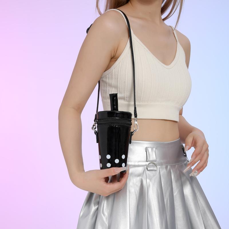 Personalized and creative milk tea cup bag 2025 new Mori soft sister niche fashion versatile single shoulder laser cylinder bag