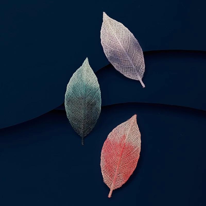 The Gradient Leaf Hairpin, with Its Girlish Embroidered Side Clip, Exudes A Unique and High-end Vibe
