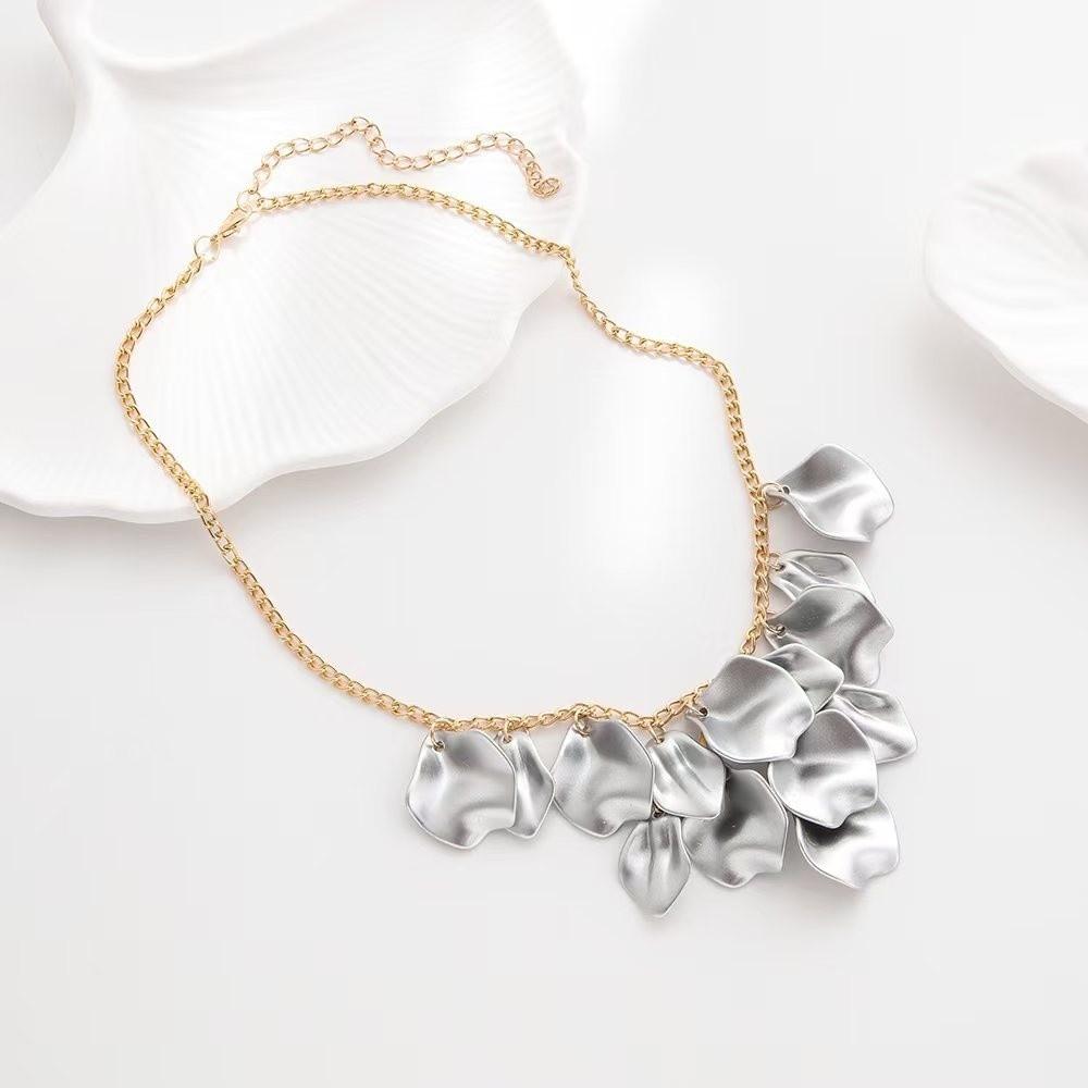 Fashion Colorful Petal Necklace Shimmer Irregular Fringe Pendant Necklaces Layered Sequin Sweater Chains Gifts