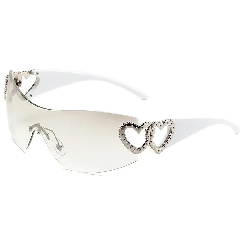 Sunscreen Sunglasses for Women High-end All-in-one Hollow-out Frameless Heart-shaped Glasses UV400 Material