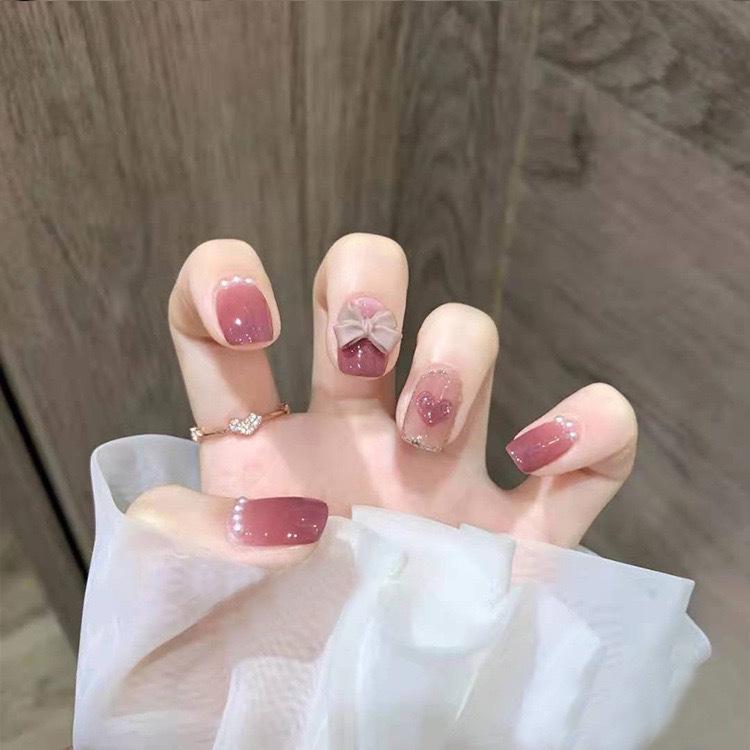 

Strawberry Heart Wearable False Nails - Trendy Removable Nail Art Glue Type