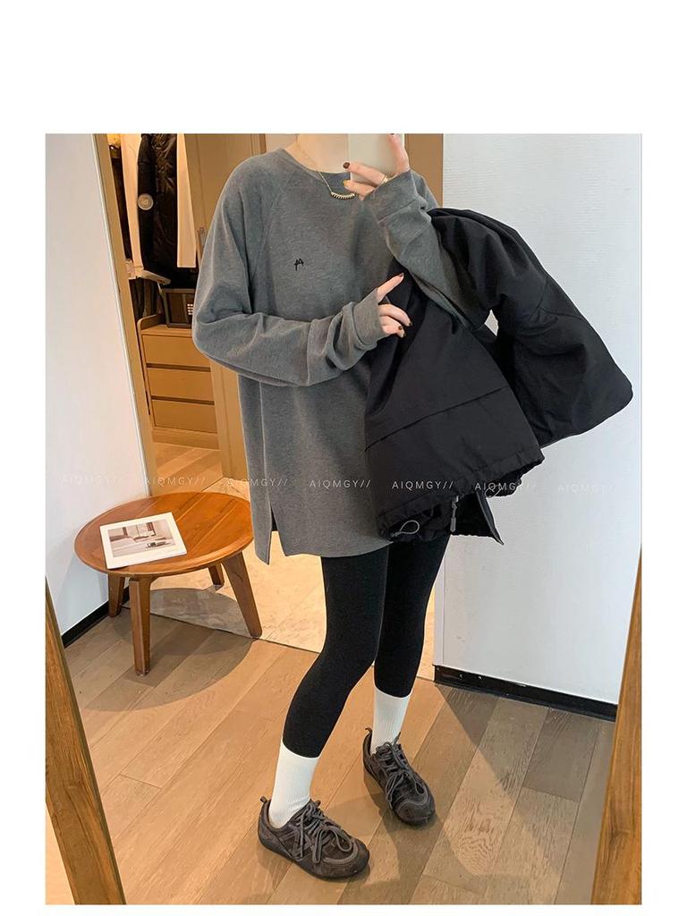Women's White Embroidered Lazy Style Round-Neck T-shirt, Autumn/Winter 2025, Plus Velvet Slit Base Layer