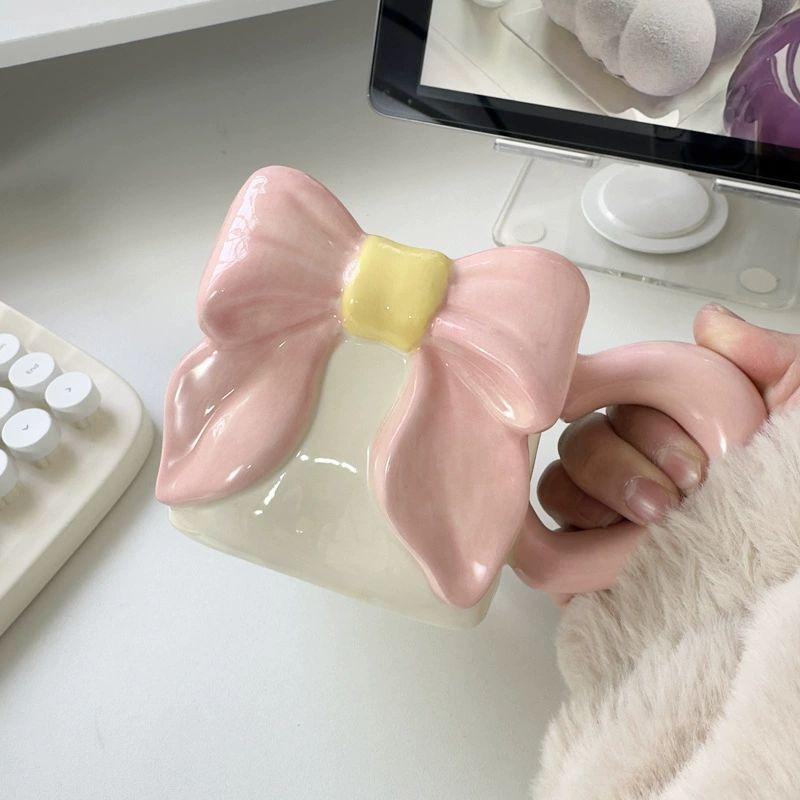 

Креативная керамическая кружка с ручной росписью в стиле Instagram с бабочкой и бантом 301-400ml