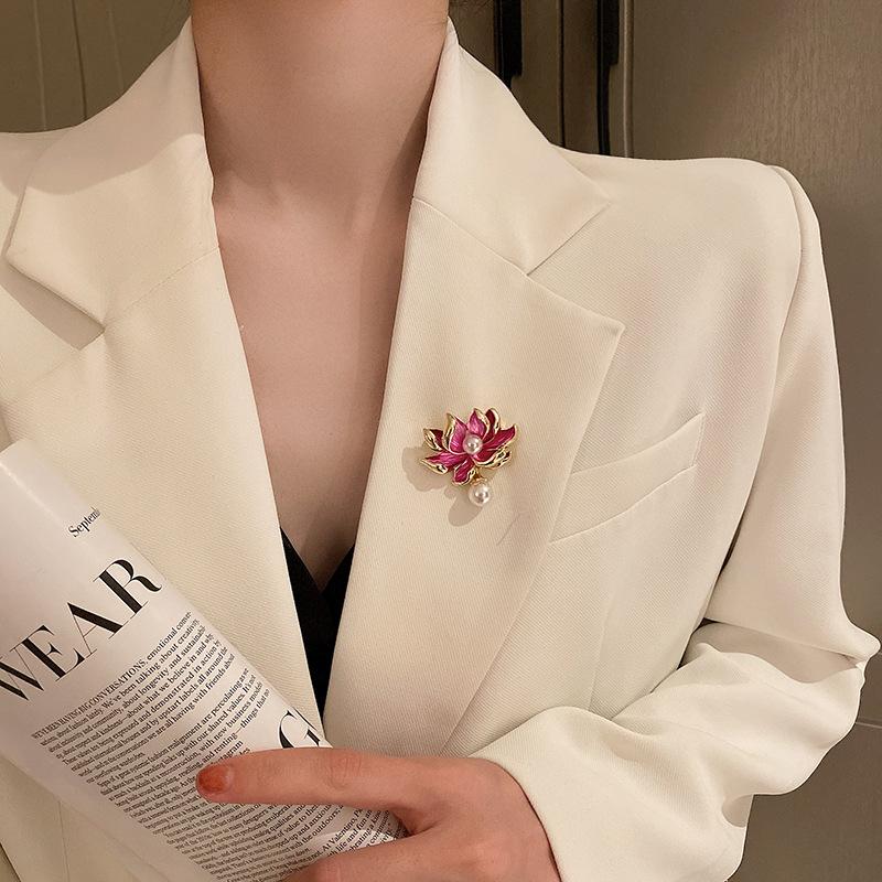 Lotus Flower Enamel Pin Women'S Pins And Brooches Fashion Brooch Weddings Bouquet Clothes Jewelry Accessories Gift For Women