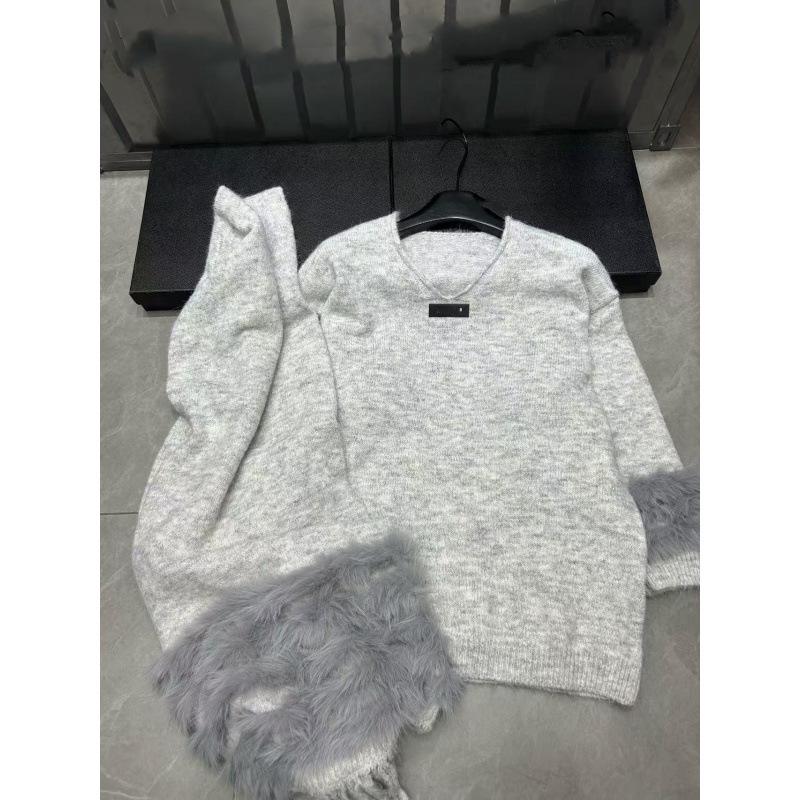 Autumn/Winter 2025 V-Neck Knit Pullover with Fur Scarf - Loose, Versatile, Long Sleeve Style