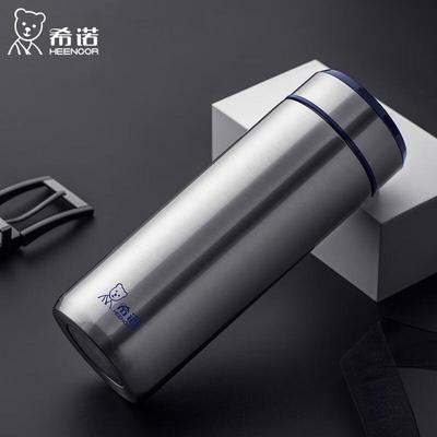 Kreativ isolerad te- och vattenflaska i rostfritt stål